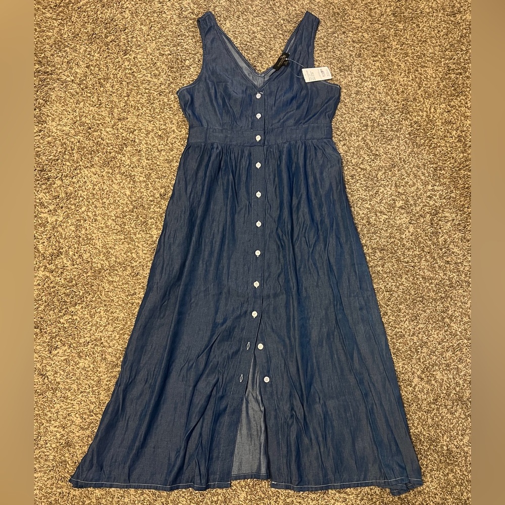 NWT Suzanne Betro Chambray Dress